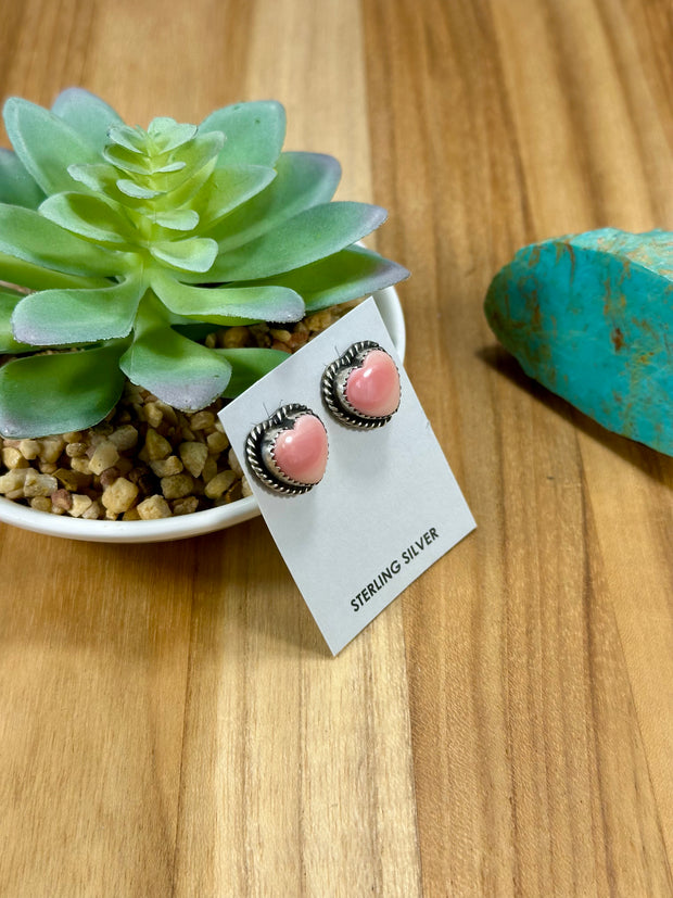 Pink Conch Heart Stud Earring
