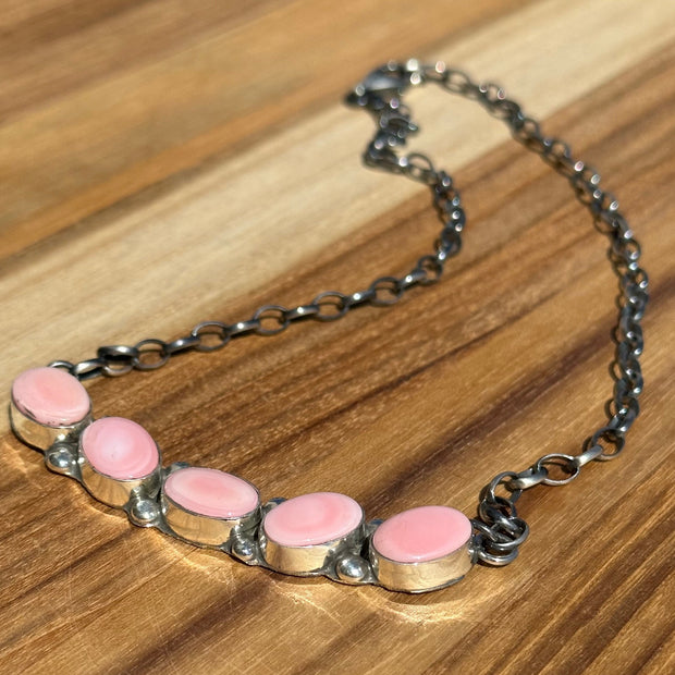 "Cotton Candy" 5 Stone Oval Pink Conch Fixed Chain Necklace
