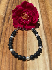 7.5 inch Matte Onyx Beads and Freshwater pearl Bracelet