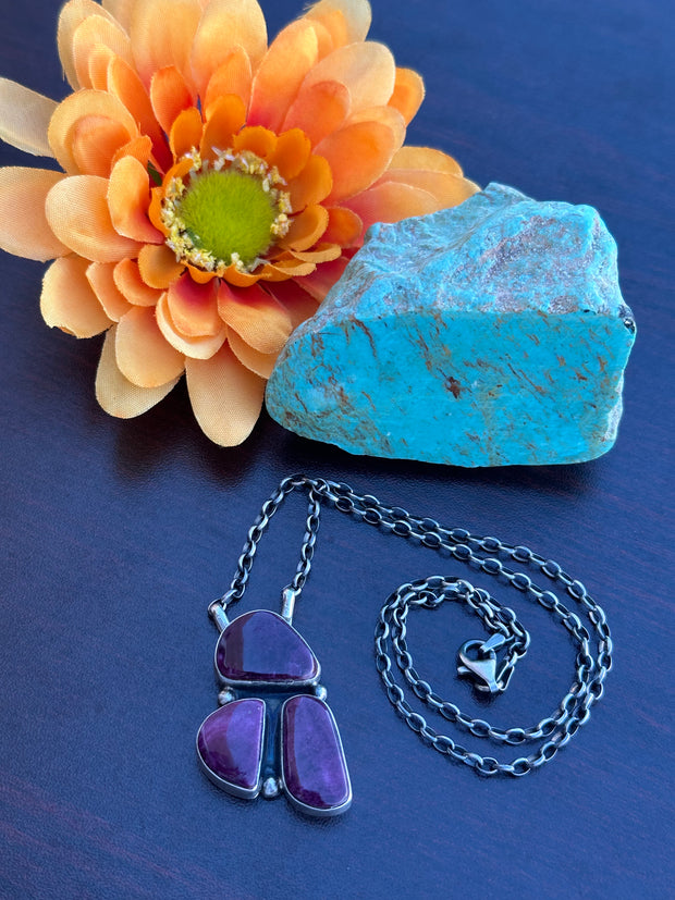 3 Stone Spiny Fixed Pendant Necklace
