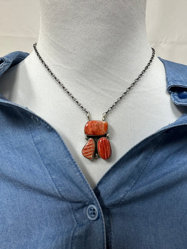 3 Stone Spiny Fixed Pendant Necklace