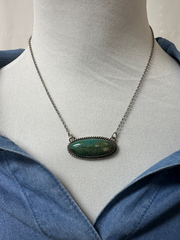 Hubei Oval Necklace