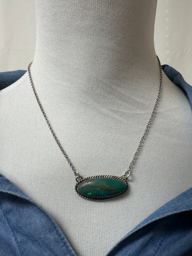 Hubei Oval Necklace