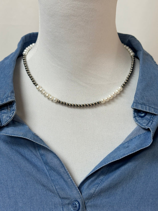 18 inch "Navajo Style" Pearls and Freshwater Pearls Necklace