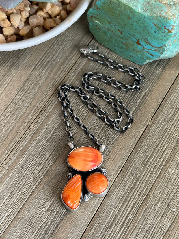 3 Stone Spiny Fixed Pendant Necklace
