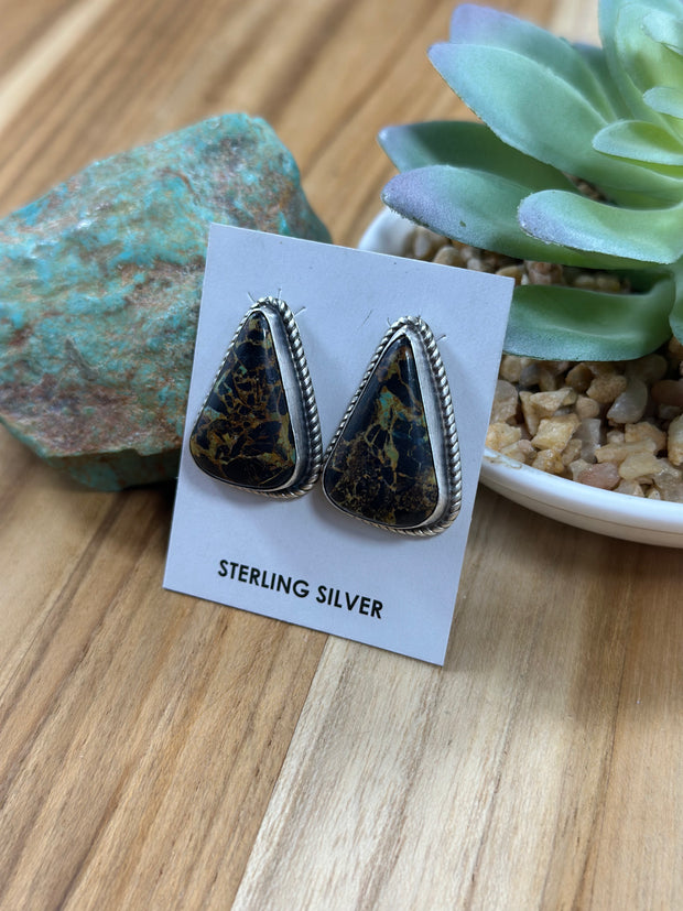 Blackjack Tringle Stud Earrings