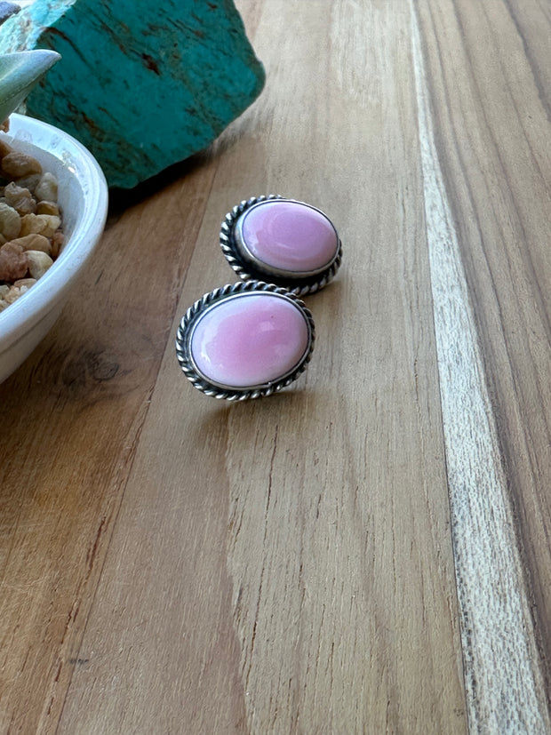 Pink Conch Oval Stud Earrings