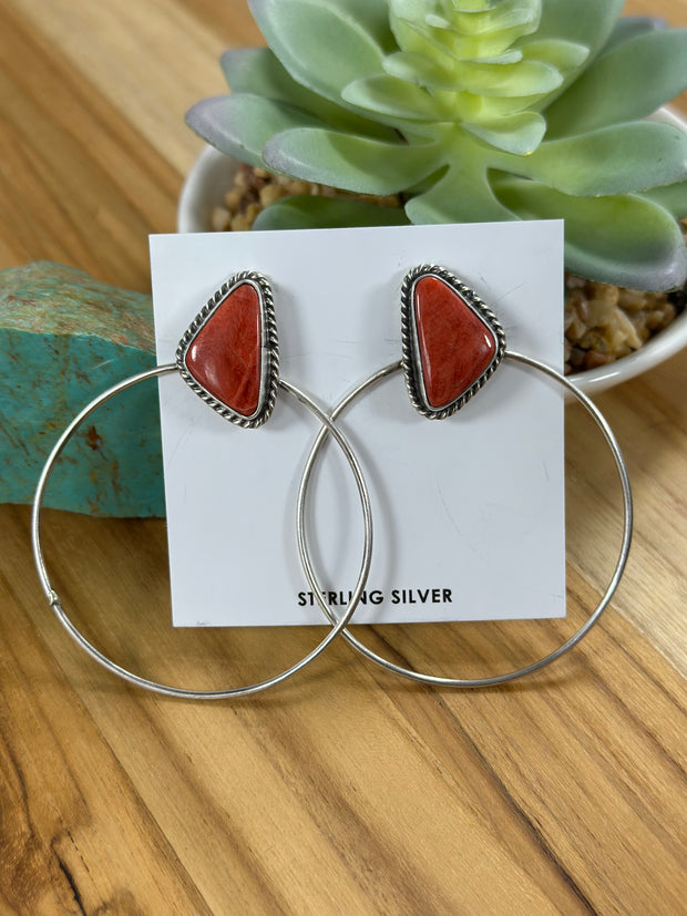 Spiny Oyster Tringle Hoop Earrings