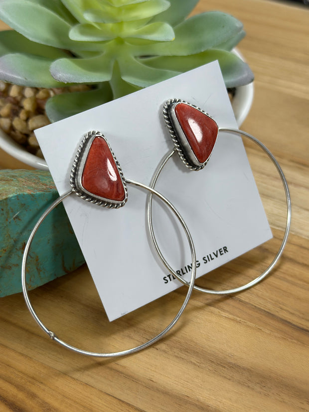 Spiny Oyster Tringle Hoop Earrings