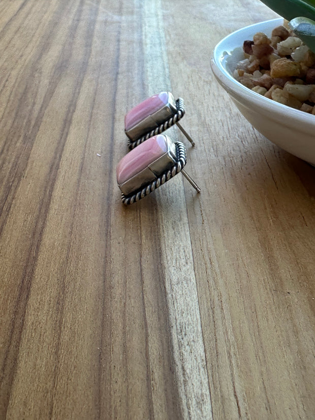 Pink Conch Stud  Earrings