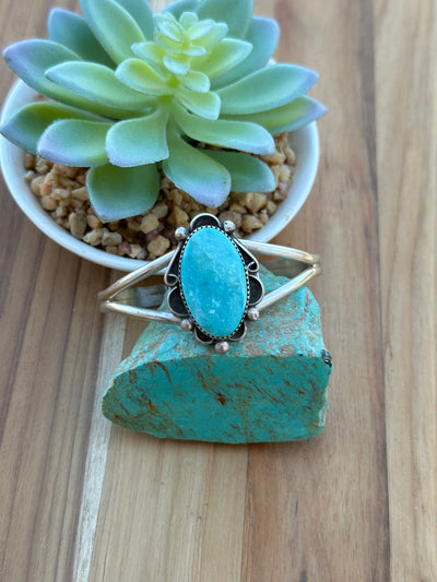 #8 Single Stone Cuff