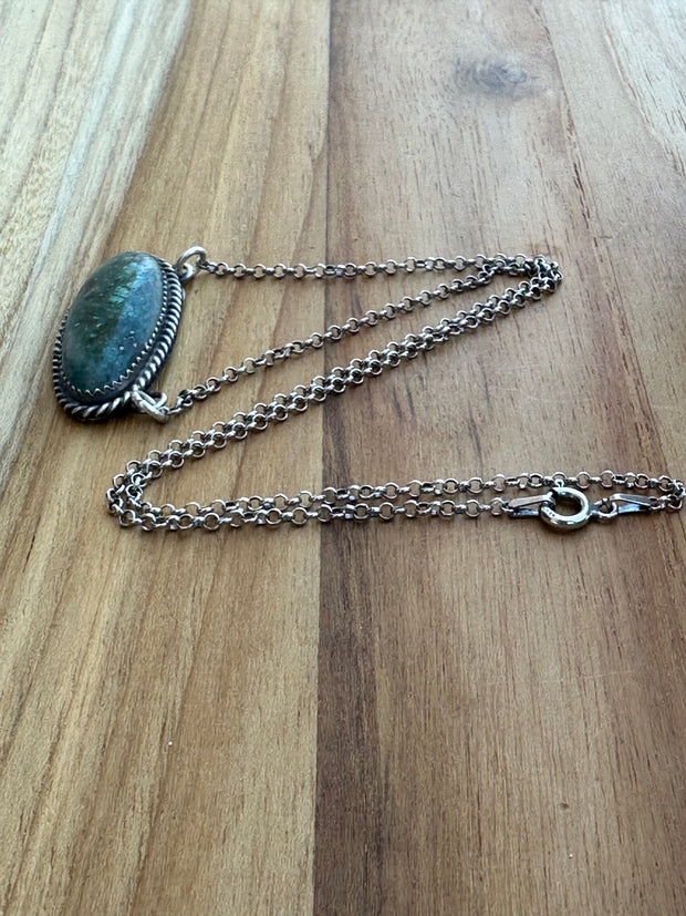 Hubei Oval Necklace