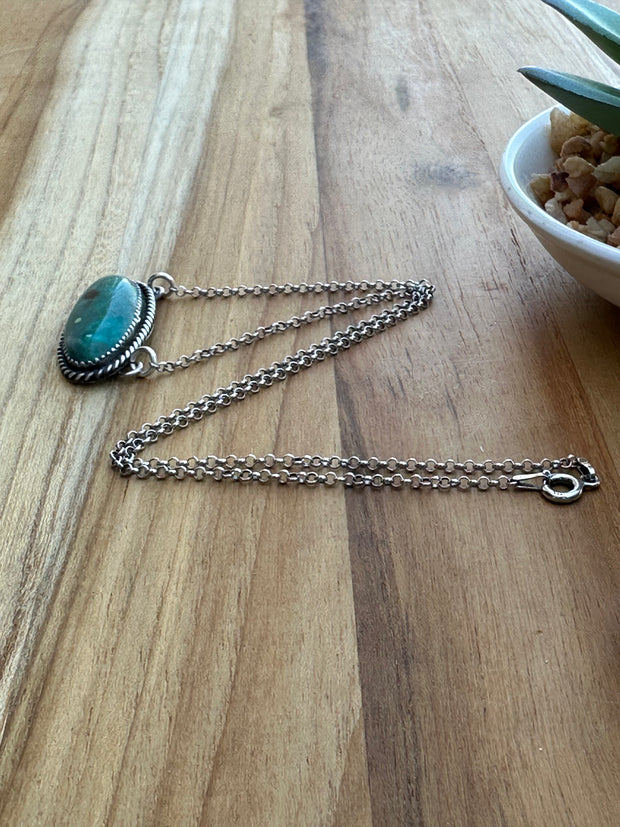 Hubei Oval Necklace