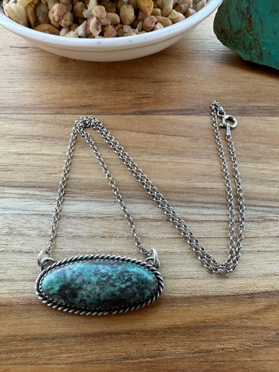 Hubei Oval Necklace
