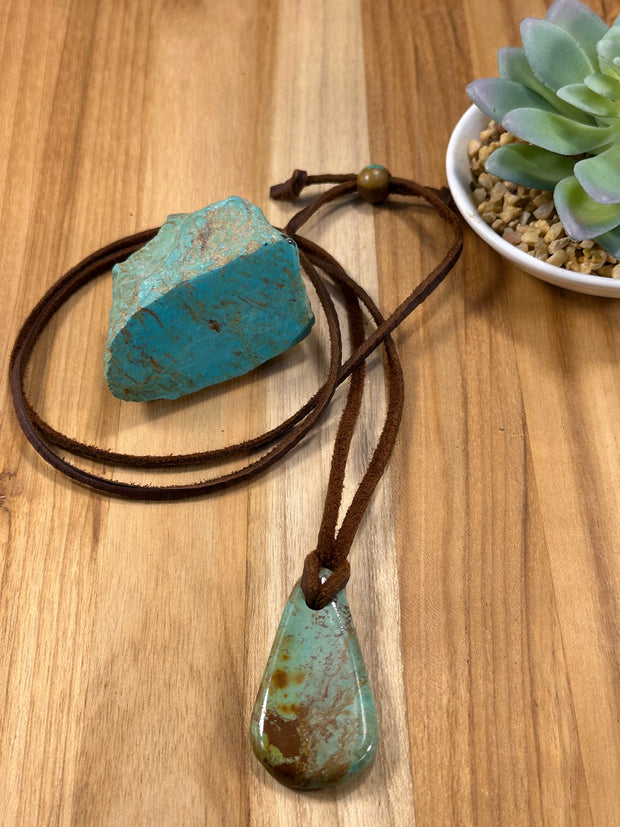 Adjustable Leather Kingman Slab Necklace