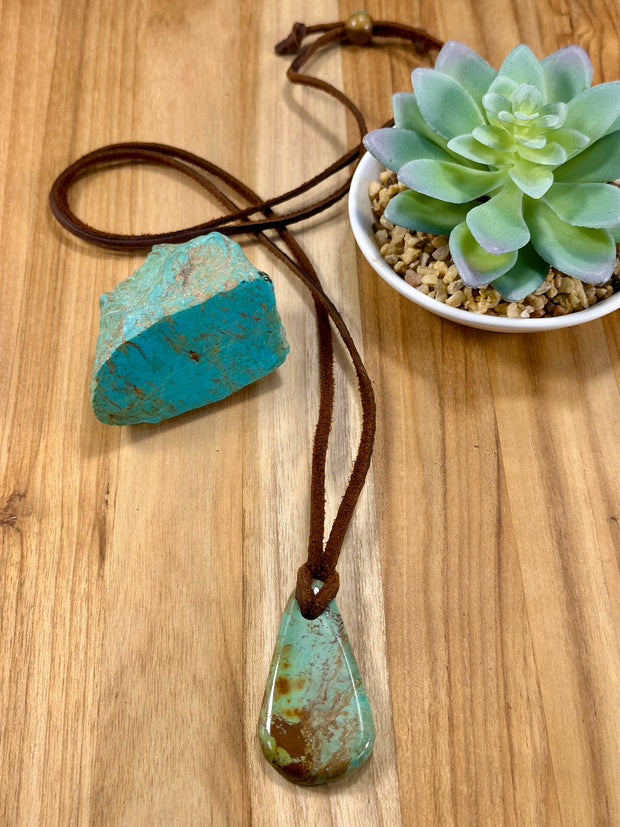 Adjustable Leather Kingman Slab Necklace