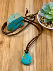 Adjustable Leather Kingman Slab Necklace