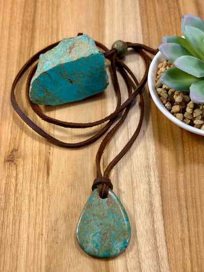 Adjustable Leather Kingman Slab Necklace