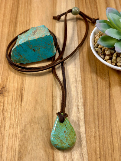Adjustable Leather Kingman Slab Necklace
