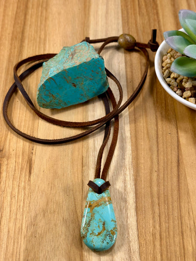 Adjustable Leather Kingman Slab Necklace