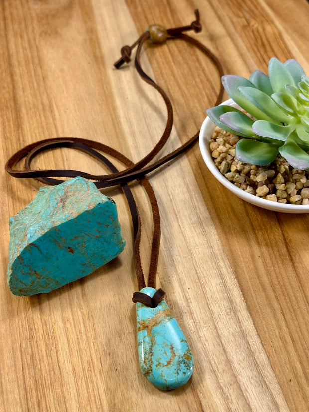 Adjustable Leather Kingman Slab Necklace