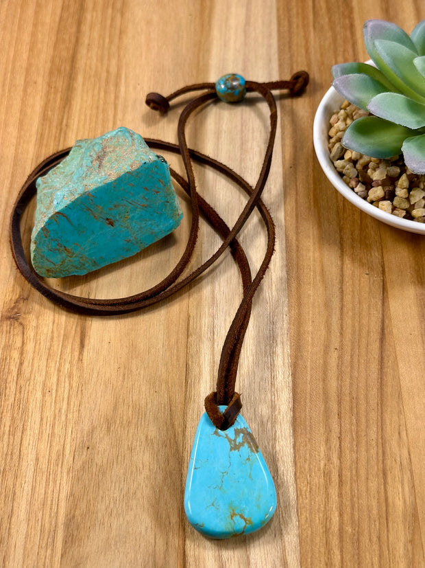 Adjustable Leather Kingman Slab Necklace