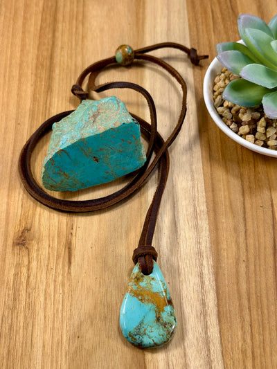 Adjustable Leather Kingman Slab Necklace