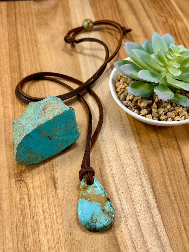 Adjustable Leather Kingman Slab Necklace