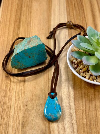Adjustable Leather Kingman Slab Necklace