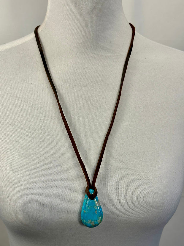 Adjustable Leather Kingman Slab Necklace