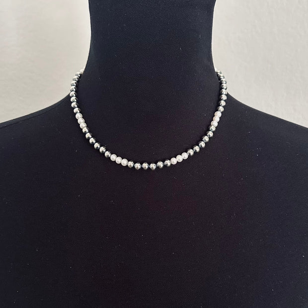 16 inch "Navajo Style" Pearls and Freshwater Pearls Necklace